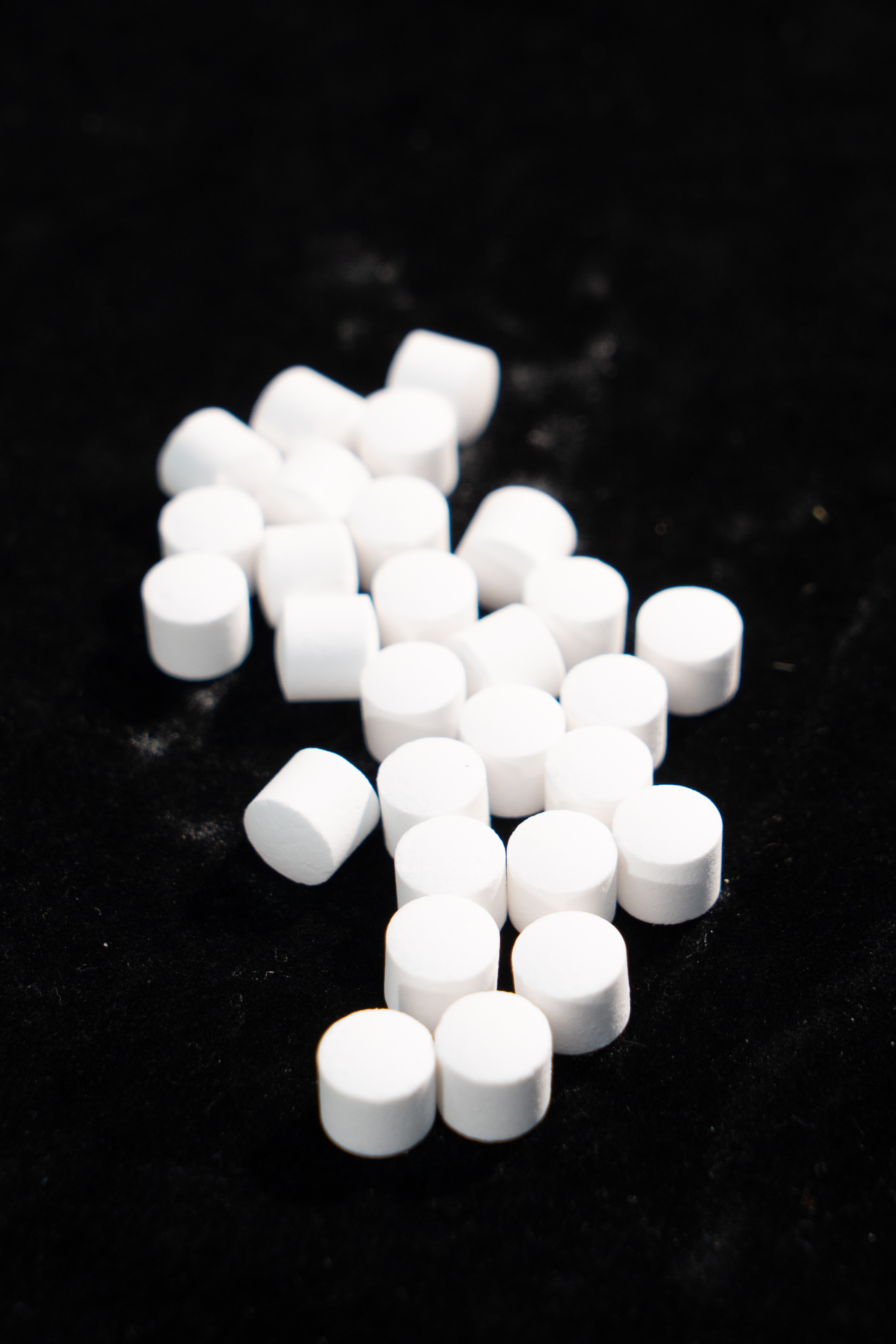 Physical appearance of Whaleleap Oxygen Tablets for aquaculture pond aeration